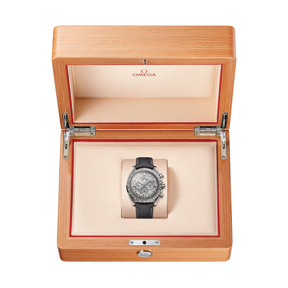OMEGA Speedmaster Grey Side of the Moon Grey Ceramic 44.25mm - Grey on Fabric Strap