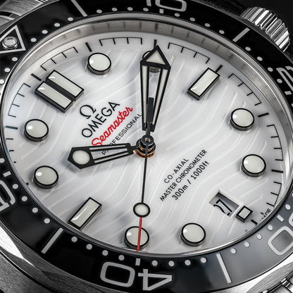 OMEGA Seamaster Diver 300M 42mm - White on Bracelet