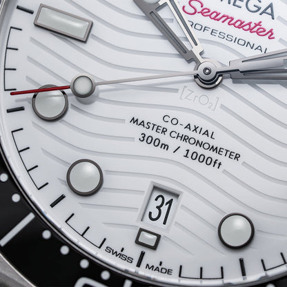 OMEGA Seamaster Diver 300M 42mm - White on Bracelet
