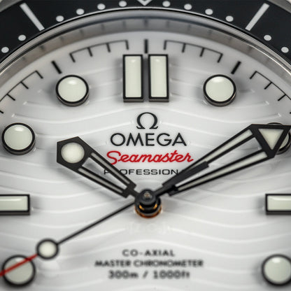 OMEGA Seamaster Diver 300M 42mm - White on Bracelet