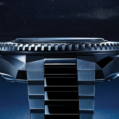 OMEGA Seamaster Planet Ocean 600M 42mm - Black on Bracelet
